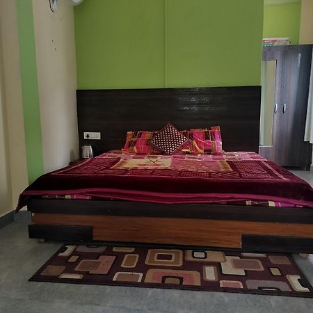 Tree Valley Homestay Chail ภายนอก รูปภาพ