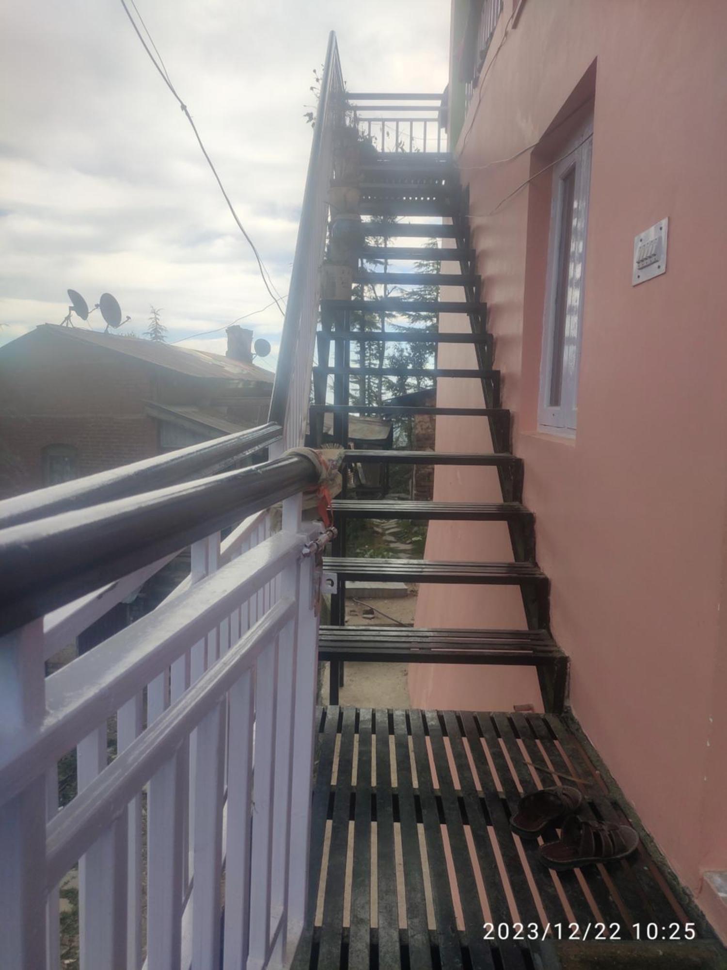 Tree Valley Homestay Chail ภายนอก รูปภาพ