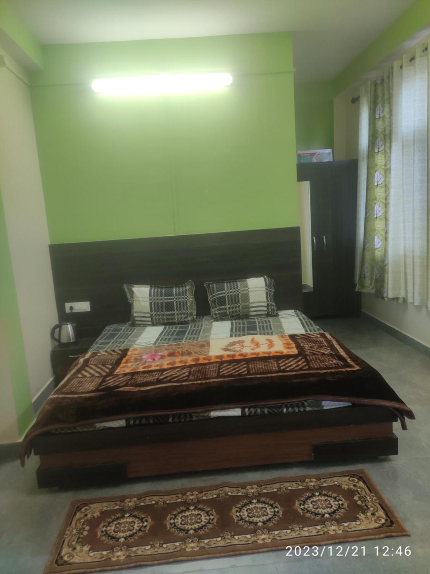 Tree Valley Homestay Chail ภายนอก รูปภาพ