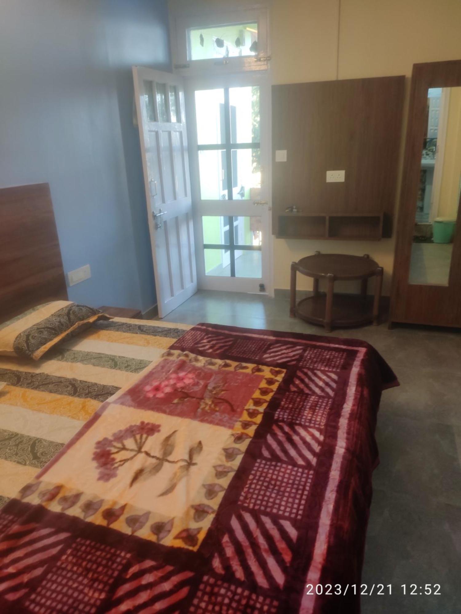 Tree Valley Homestay Chail ภายนอก รูปภาพ