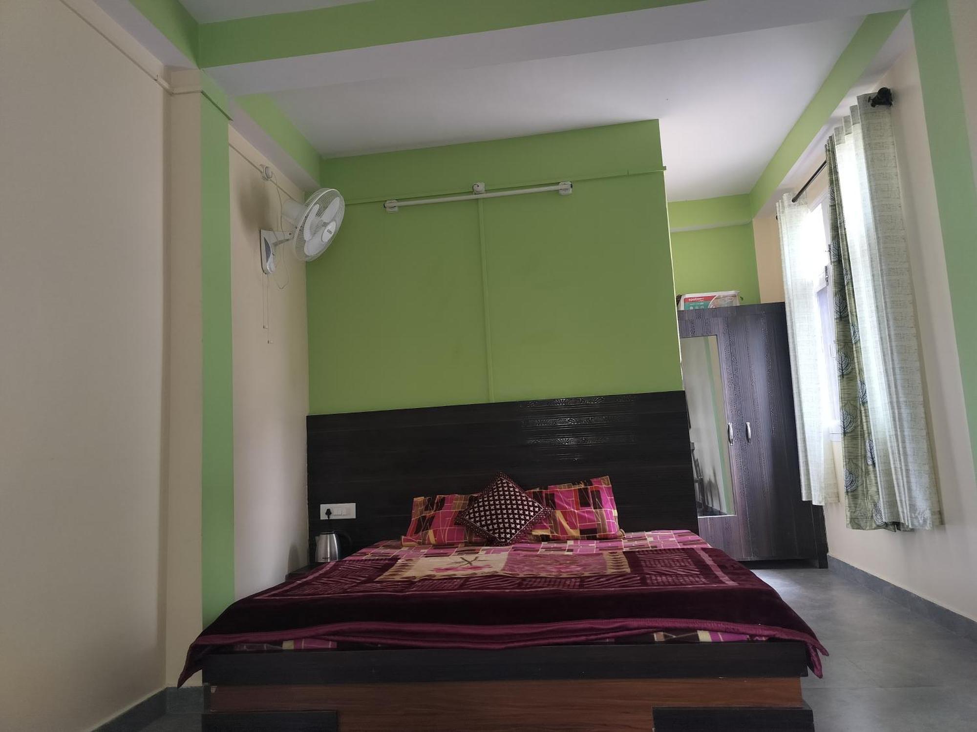 Tree Valley Homestay Chail ภายนอก รูปภาพ