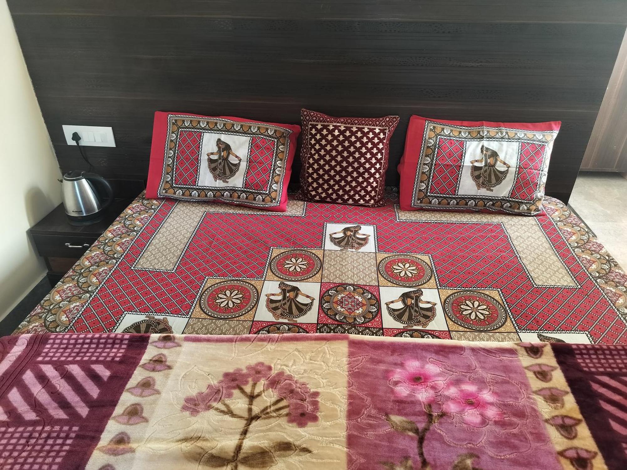 Tree Valley Homestay Chail ภายนอก รูปภาพ