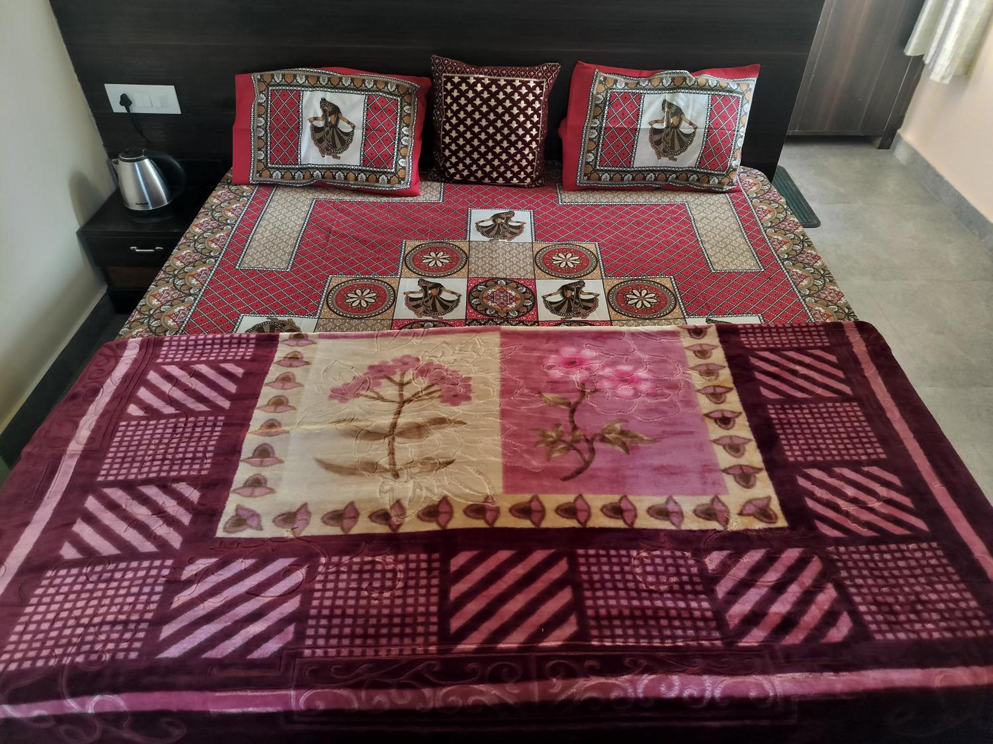 Tree Valley Homestay Chail ภายนอก รูปภาพ