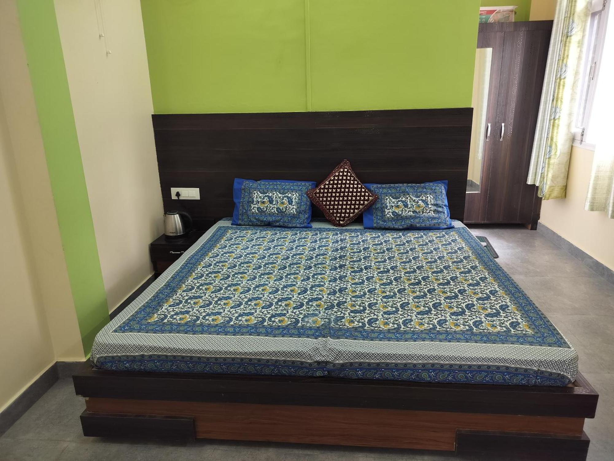 Tree Valley Homestay Chail ภายนอก รูปภาพ